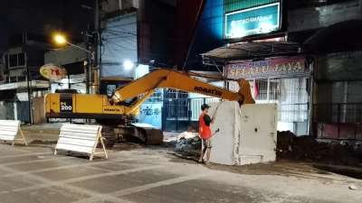 Dugaan Pencurian Kabel Telkom Manfaatkan Proyek Box Culvert di Jalan Krampung Surabaya